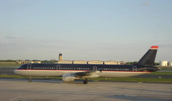 Avión jet de pasajeros —  Fotos de Stock