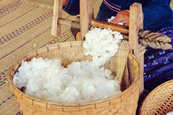 Raw yarn production of  folk crafts in thailand. — Stock Photo, Image