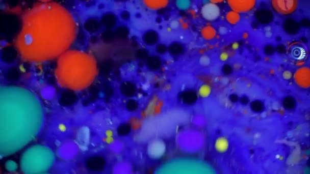 Чорнильні бульбашки у воді — стокове відео