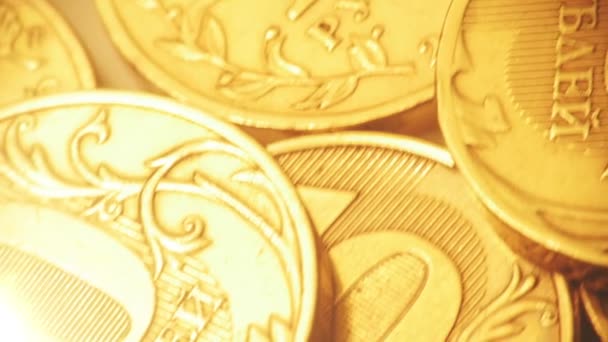 Monedas de Oro. Dolly Shot — Vídeo de stock