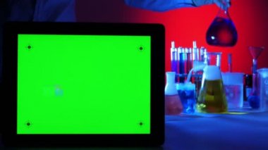 Tablet PC Laboratuvarı yeşil bir ekran ile