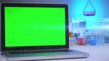 Dizüstü bilgisayar Laboratuvarı yeşil bir ekran ile