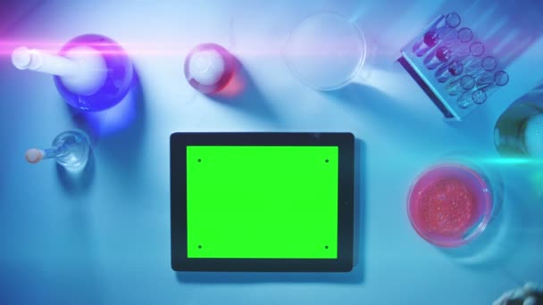 Tablet pc con uno schermo verde nel Laboratory.top View . — Video Stock