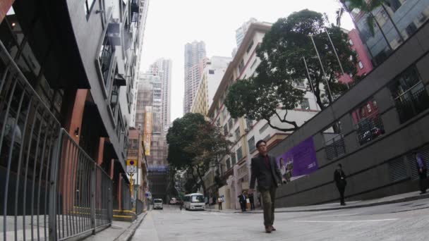 Της στους δρόμους του Χονγκ Κονγκ: Χονγκ Κονγκ, Κίνα - 26 Φεβρουαρίου 2017 — Αρχείο Βίντεο