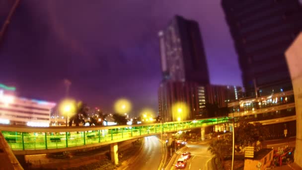 Hong Kong akşam sokaklarında. Zaman atlamalı. — Stok video