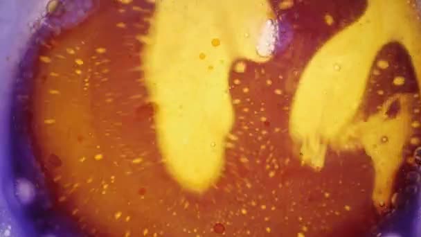 Абстрактные паттерны чернил в воде — стоковое видео