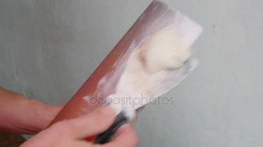 Bir Spatula ile alçı karışımları