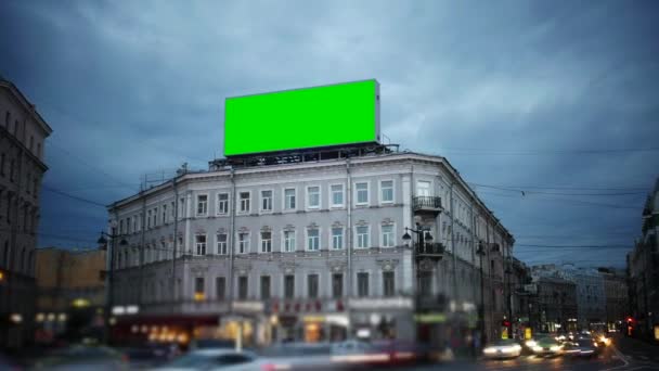 Una cartelera con una pantalla verde — Vídeos de Stock