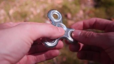 Onun elinde Spinner spin