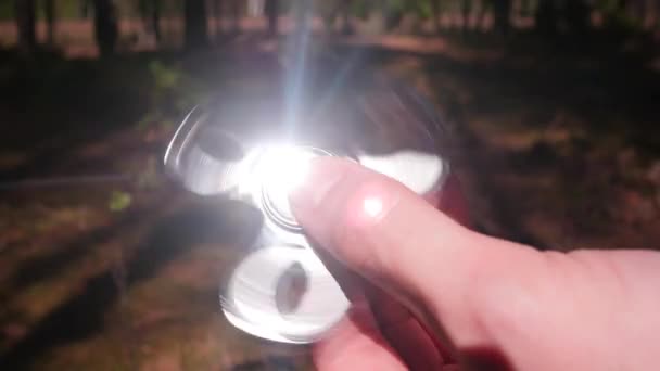 Spins le Spinner dans ses mains 