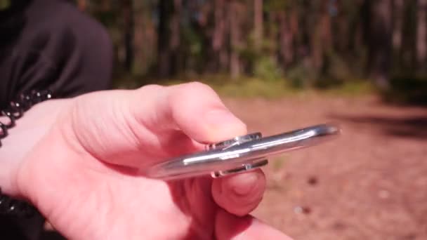 Spins le Spinner dans ses mains 