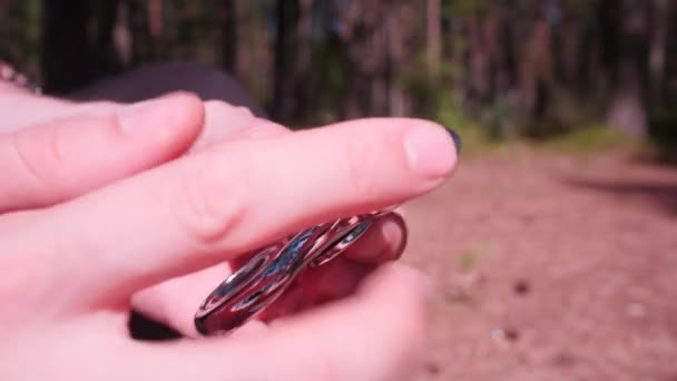 Spins le Spinner dans ses mains 