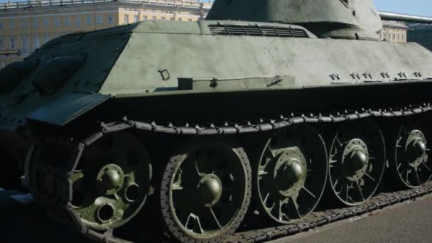 Tank T-34 des temps de la Seconde Guerre mondiale — Video