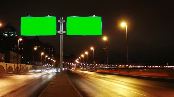 Time Lapse Een Billboard Met Een Groen Scherm Snelweg — Stockvideo