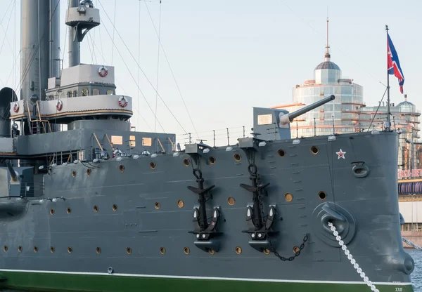 Saint Petersburg, Oroszország, 2016. szeptember 08.: Mellvéd fegyvert a cruiser Aurora-Szentpétervár, Oroszország — Stock Fotó