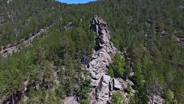 Panorama der natürlichen Felsen. Blick aus der Höhe — Stockvideo