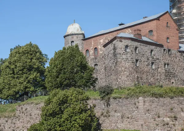Veduta del muro di pietra del vecchio castello — Foto Stock