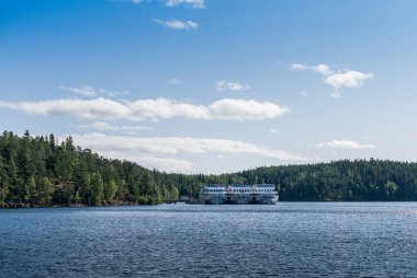 Ayakta yolcu gemisi ile deniz Bay görünümünü