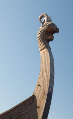 Vikingler gemide ahşap dragon