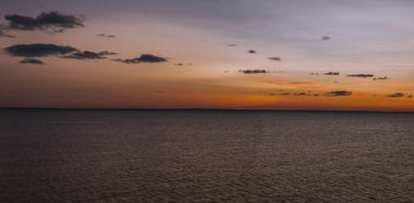 Günbatımında gökyüzünün güzel atmosfer