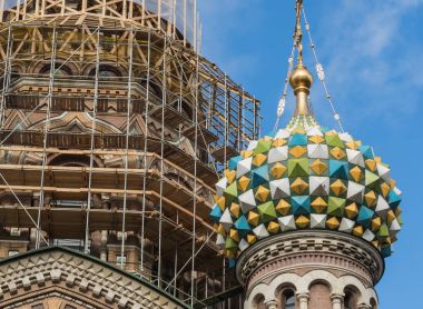 Kan, St. Petersburg Savior kubbe görünümü