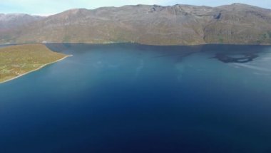 Dağlar ve göller Norveç fiyortları Panoraması