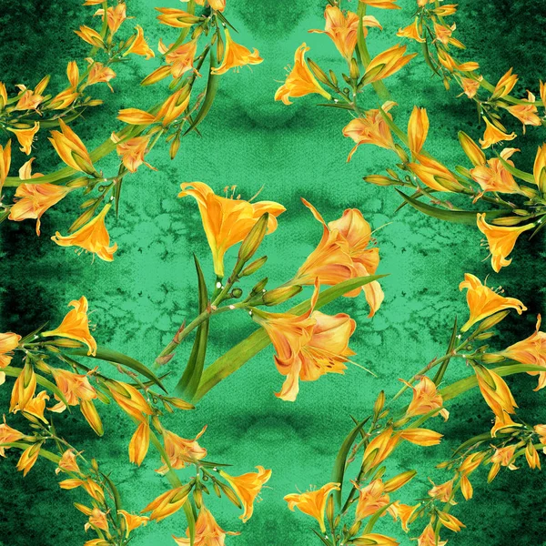 Bloemen, knoppen en bladeren van een gele lelie. Aquarel. Bloemmotieven. Naadloze patroon. — Stockfoto