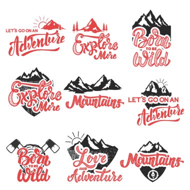 Hiking, dağ keşif Amblemler. El yazısıyla yazılan yazı logo