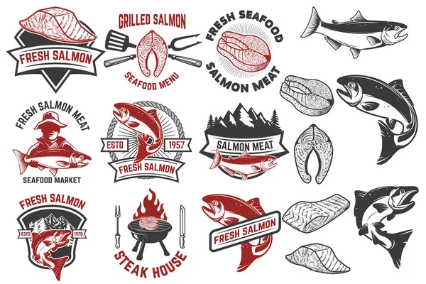 Salmon daging label dan lencana. Pemanggang seafood. Ikan steak. Desain - Stok Vektor