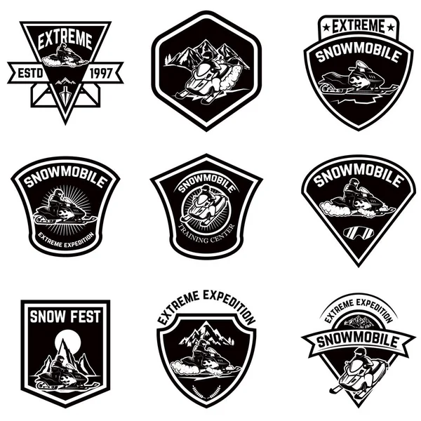 Set von Sportabzeichen für Motorschlitten. Schneefahrrad. Designelemente für Logo, Etikett, Emblem, Schild — Stockvektor