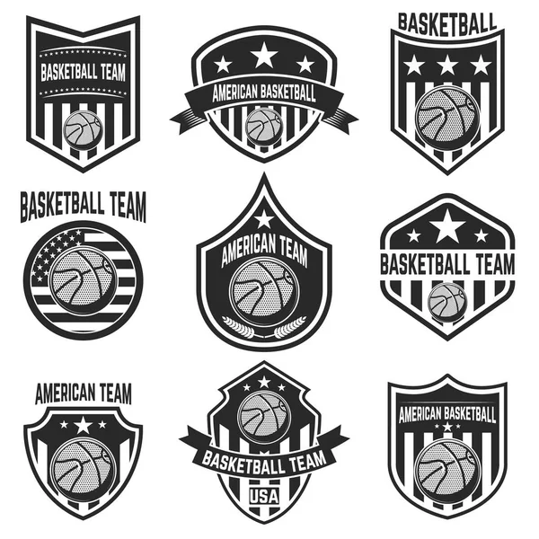 Etiketten amerikanischer Basketballteams. Embleme mit Basketbällen. — Stockvektor