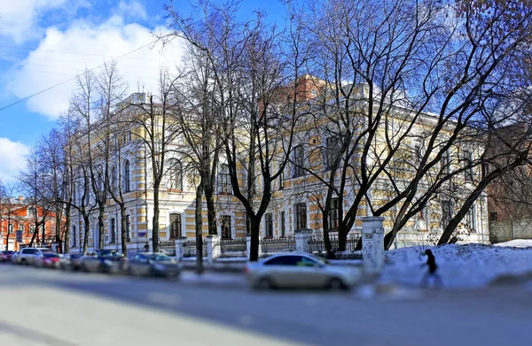 彼尔姆音乐学院。叶卡捷琳娜·斯卡亚街 — 图库照片
