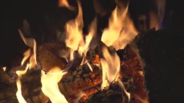 yangında yanan odun