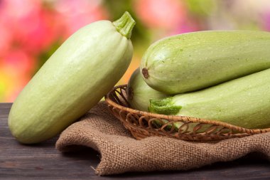 Kabak Sivas'tan ve arka plan bulanık ahşap tablo