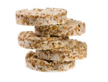 Beyaz arka plan üzerinde izole tahıl crispbreads yığını