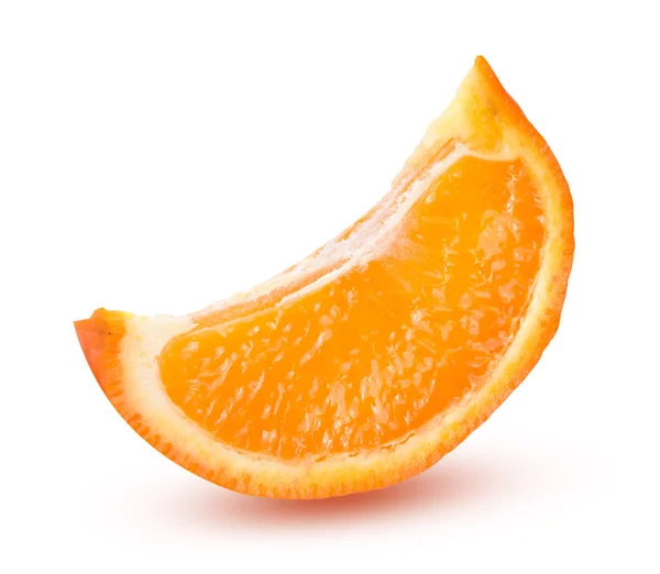 Una fetta di mandarino arancione o di Mineola isolata su fondo bianco — Foto Stock