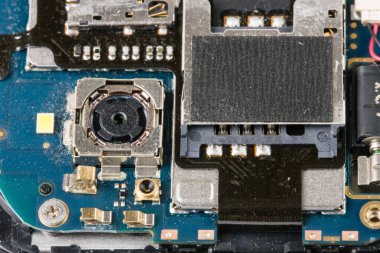 Tahta bir cep telefonu. Yakın çekim. Makro.