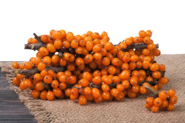 Deniz cehri şube ahşap masa izole beyaz zemin üzerine