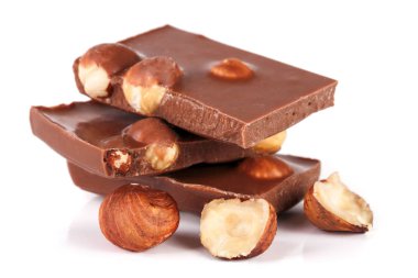 Beyaz arka plan üzerinde izole fındık çikolata