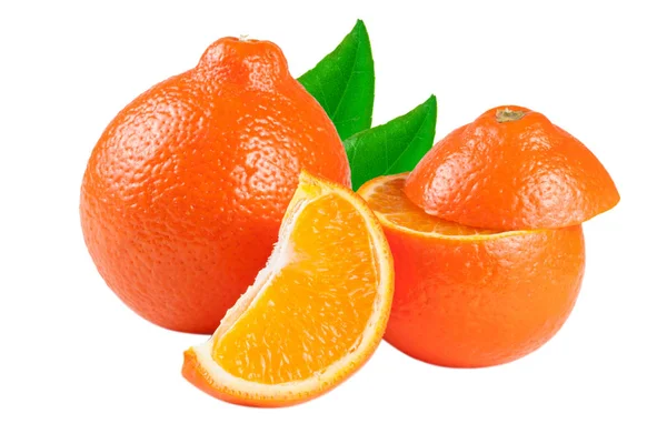2 오렌지 귤 또는 분할 영역 및 흰색 배경에 고립 잎 Mineola — 스톡 사진