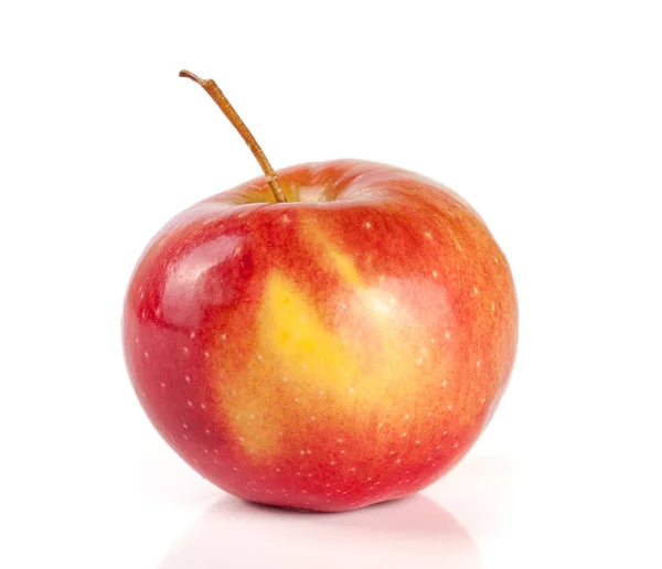 Verse rode appel geïsoleerd op witte achtergrond — Stockfoto