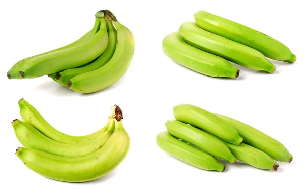 Bündel grüner Bananen isoliert auf weißem Hintergrund. Set oder Kollektion — Stockfoto