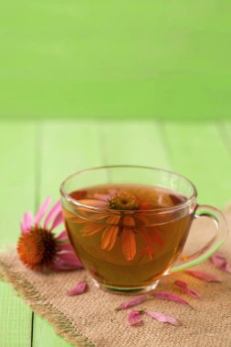 Ekinezya çay yeşil ahşap tablo