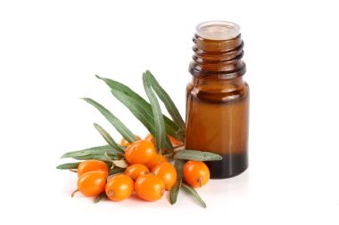 Deniz topalak yağı çilek ve beyaz arka plan üzerinde izole yaprakları ile