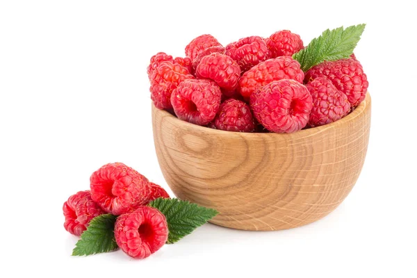 Raspberry in a wooden bowl isolated on a white background — Stock Photo, Image