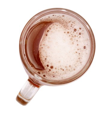 bardak beyaz arka plan üzerinde izole bira. Üstten Görünüm