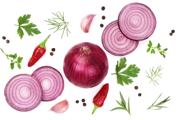 soğan, sarımsak, acı biber ve baharat beyaz arka plan üzerinde izole. Üstten Görünüm