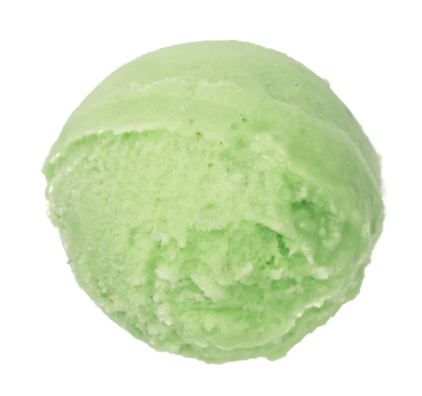 Зеленый чай или фисташковый шар мороженого изолированы на белом фоне, вид сверху — стоковое фото