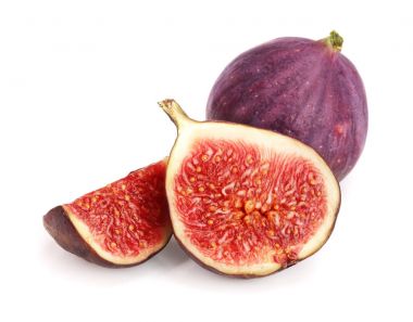 Beyaz arka plan üzerinde izole yarım ile incir meyve