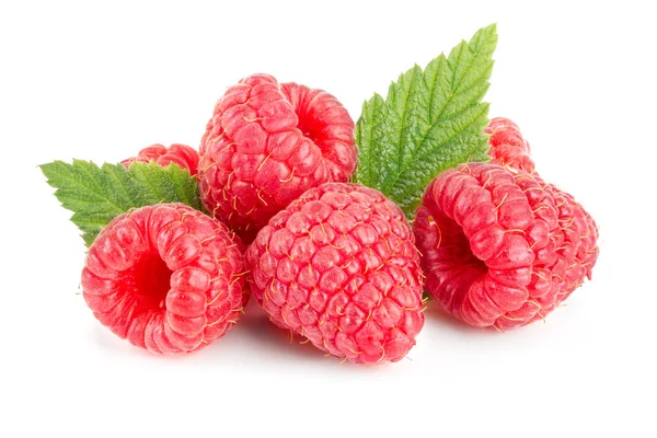 Beyaz arka plan üzerinde izole ahududu. Yığın veya yığın